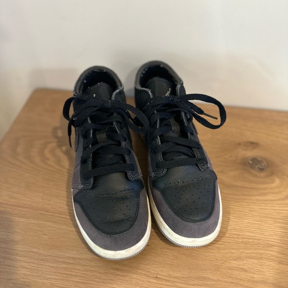 Air Jordan 1 Low SE Craft - size 6Y - Picture 2 of 5